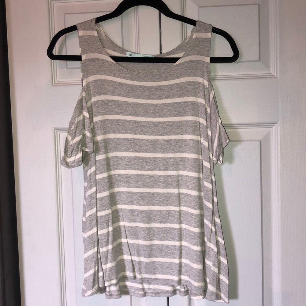 Open shoulder t-shirt